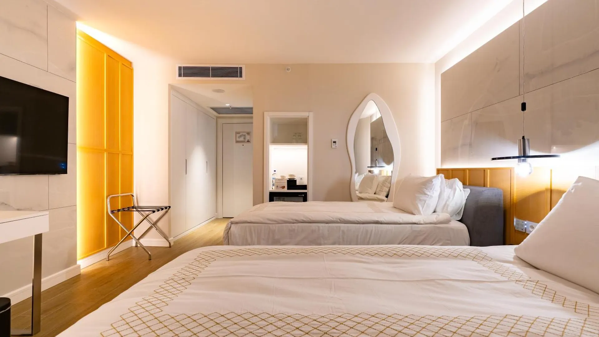 Qlusive Hotel Kusadası 5*,