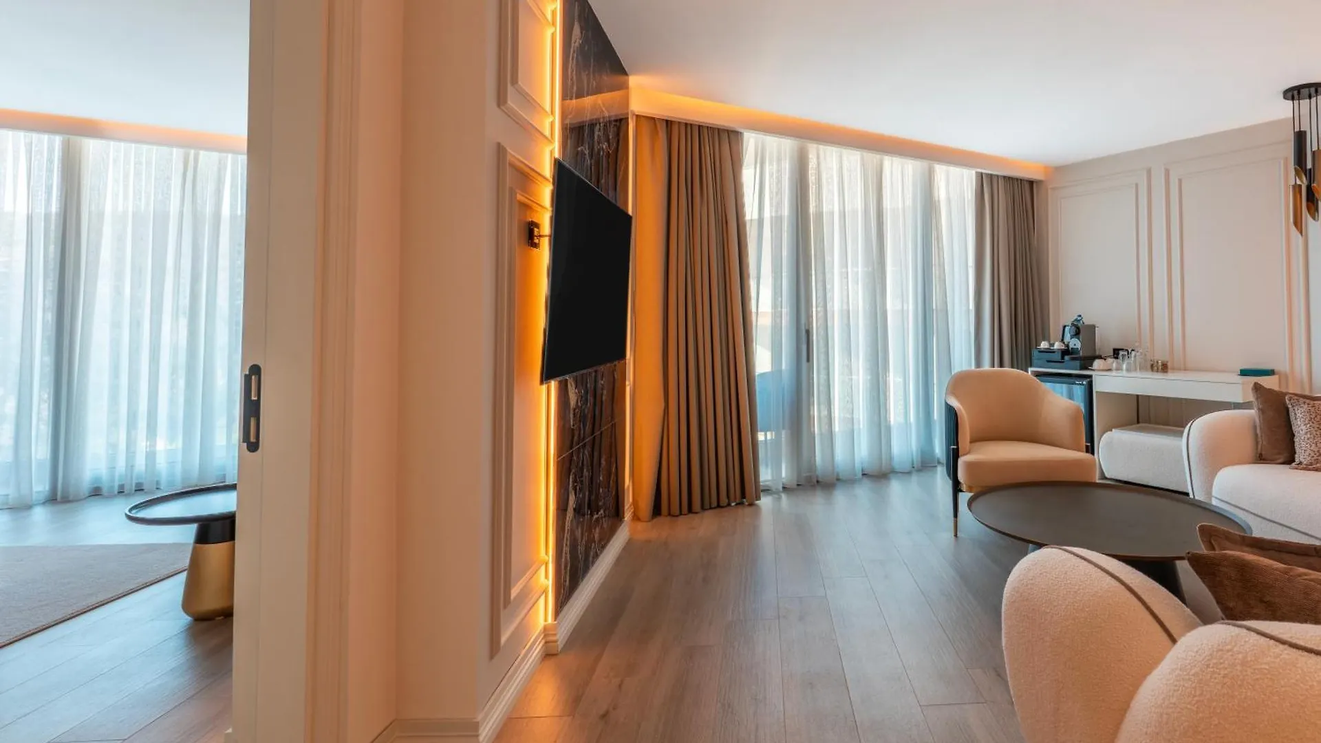 Qlusive Hotel Kusadası 5*,