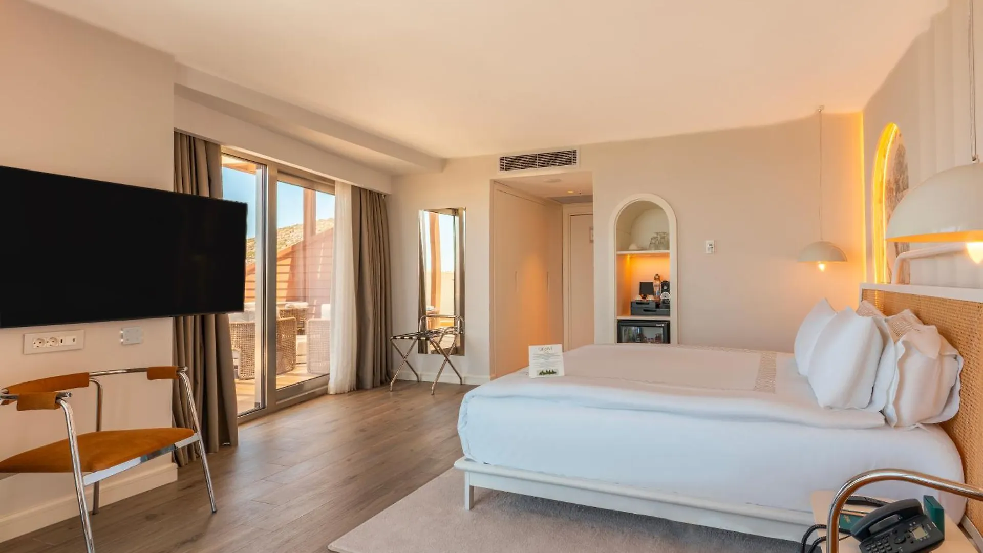 Qlusive Hotel Kusadası 5*,
