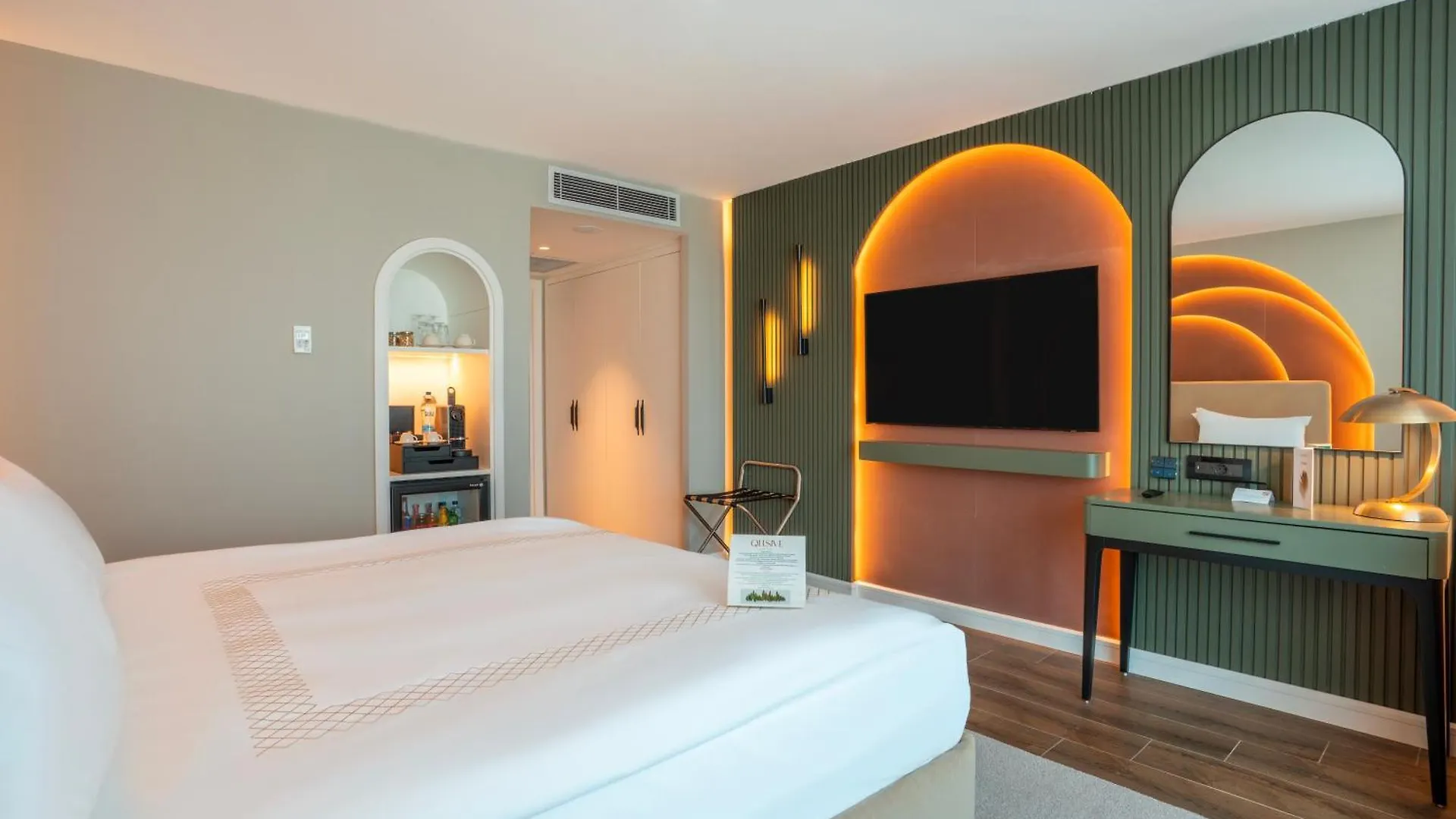 Qlusive Hotel Kusadası 5*,